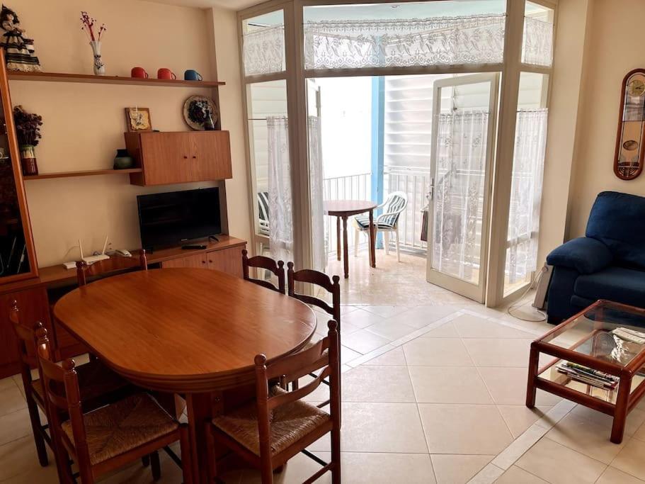 Ferienwohnung Piso Con Parking En El Centro A 2 Minutos De La Playa L' Escala Exterior foto